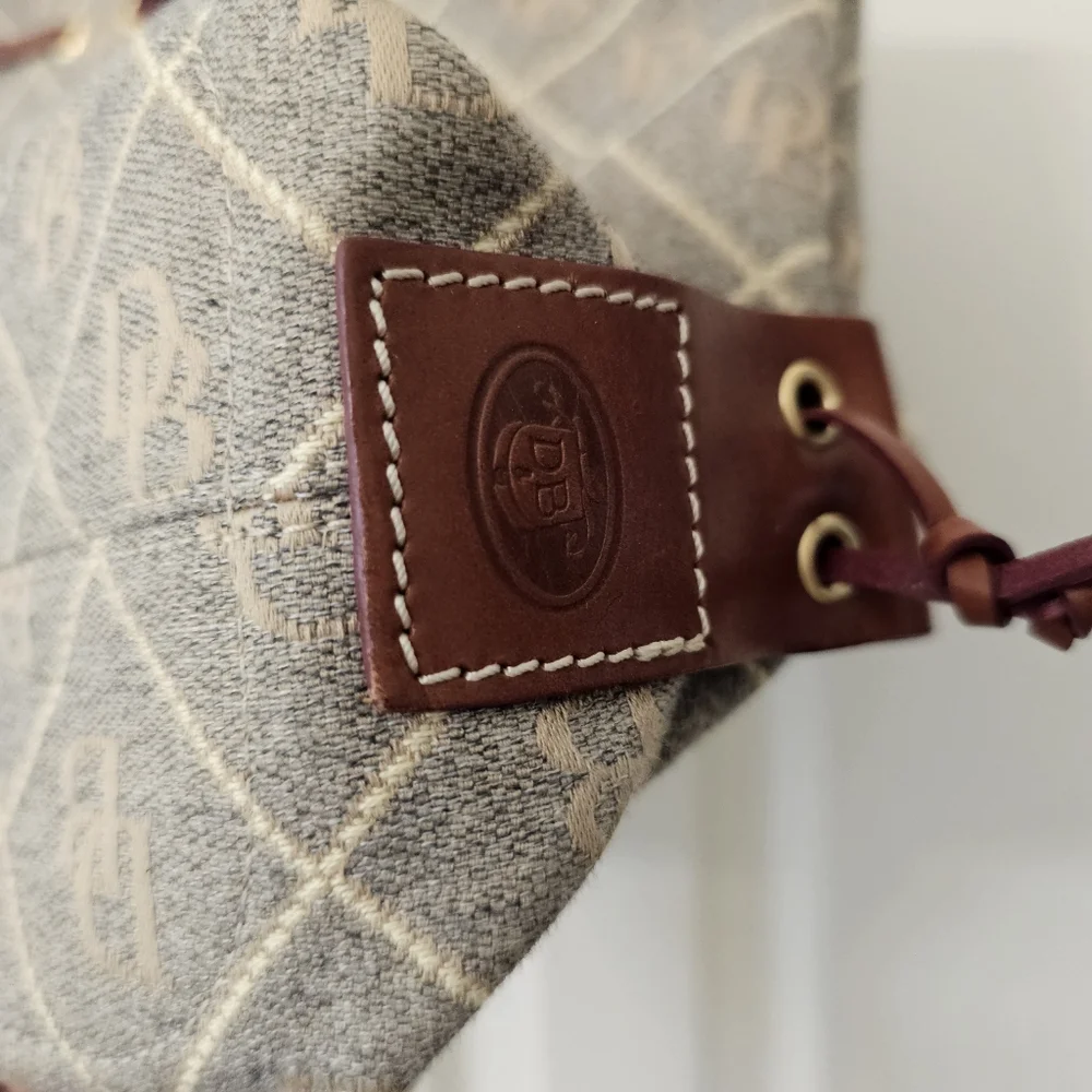 Dooney & Bourke Tote Bag Like new - Picture 4 of 6